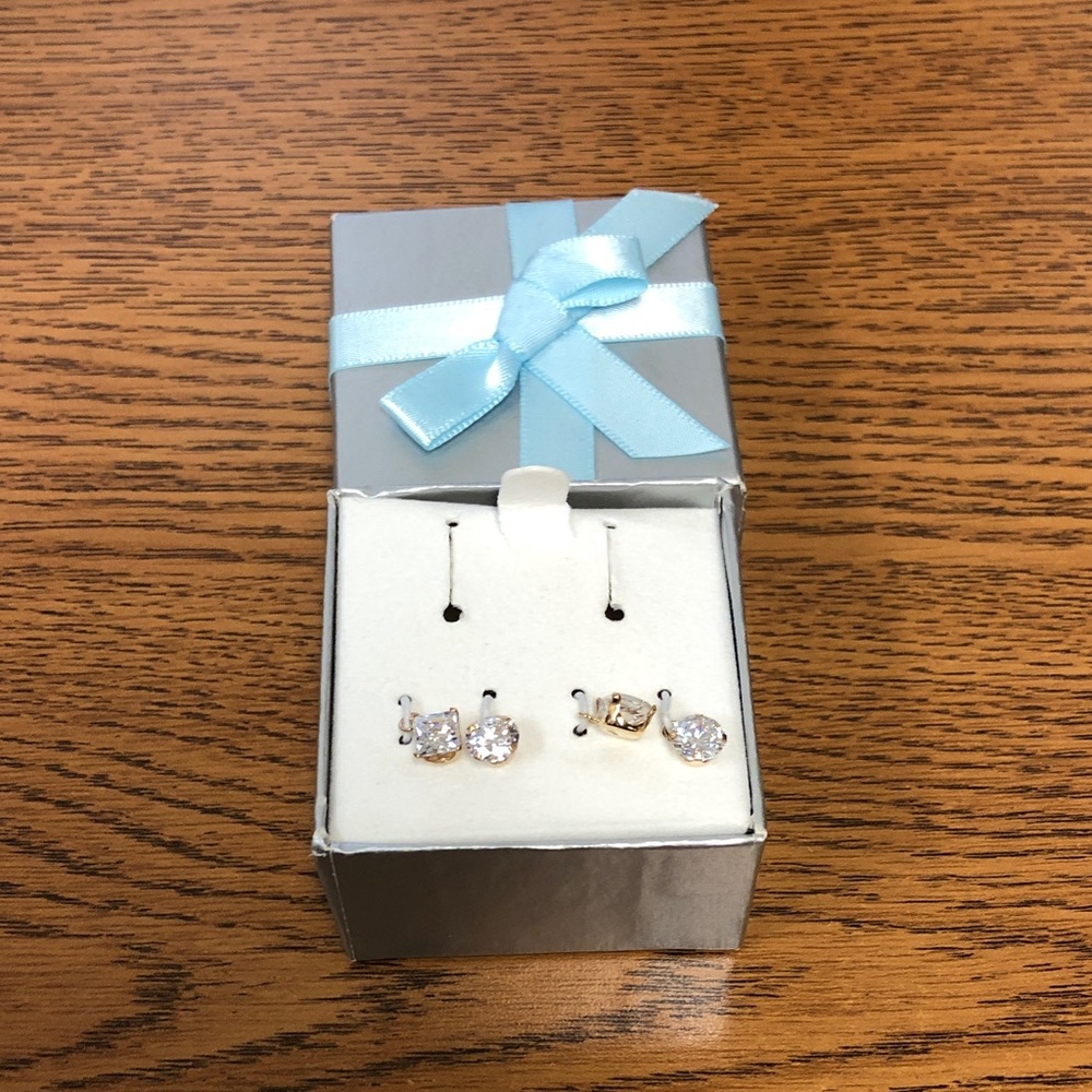 Elegant Gold cubic Ziconia studs for necklaces
